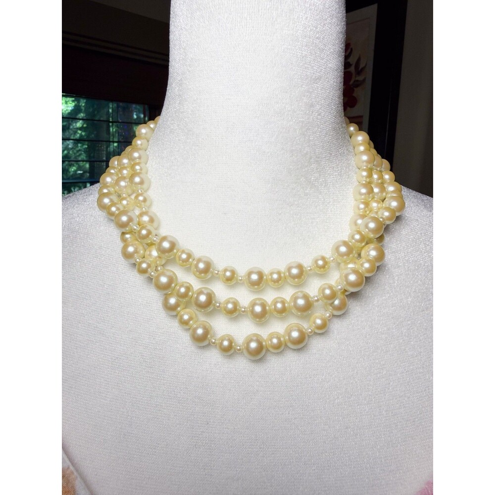 Rare Vintage Gay Boyer triple strand pearl necklace gold seashell clasp